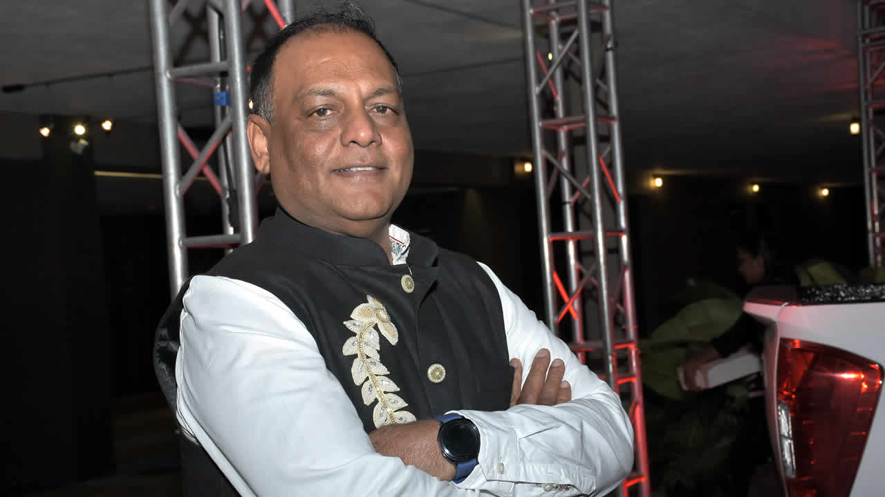 Prem Sham , le directeur de projet.