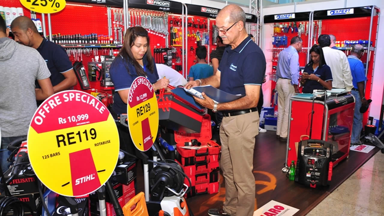 L’équipe de L.André Nemorin a été présente lors des deux premières éditions du Salon de l’Automobile.