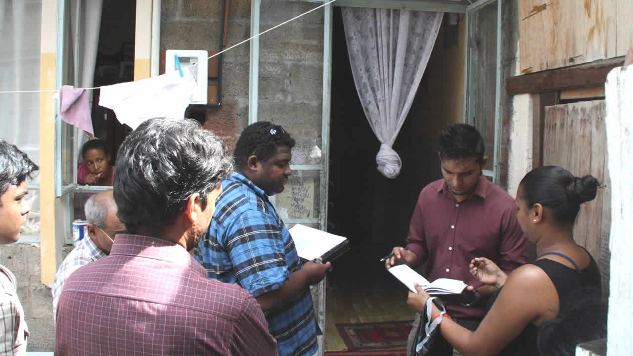 Mega Design photographient les dommages