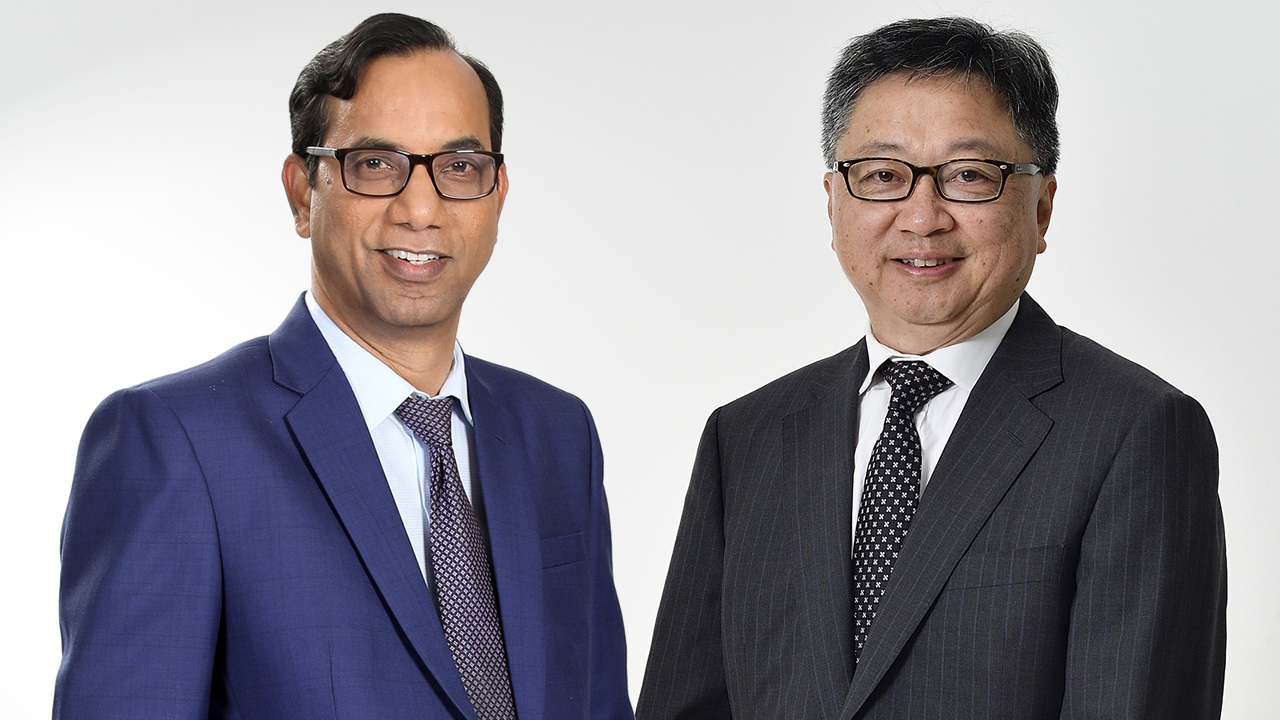 PV Rao, Chief Executive de la SBM Bank (Mauritius) Limited et Alain Law Min, Chief Executive  de la MCB Limited.