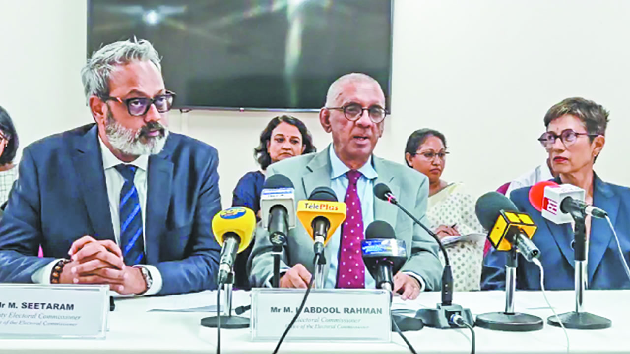 Le Commissaire électoral Irfan Abdool Rahman a indiqué que la Commission électorale, présidée par Me Christine Sauzier, se réunira mardi après-midi pour allouer les symboles aux candidats indépendants.