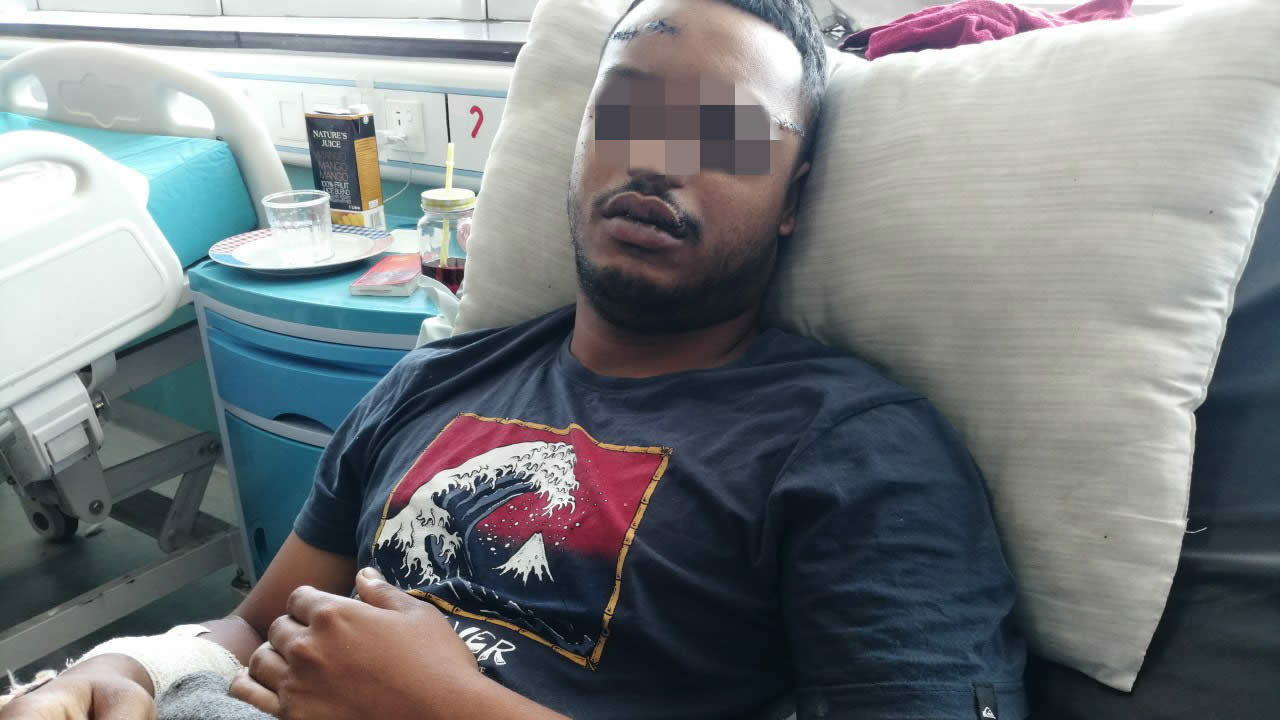 Adrian se remet avec peine de ses blessures.