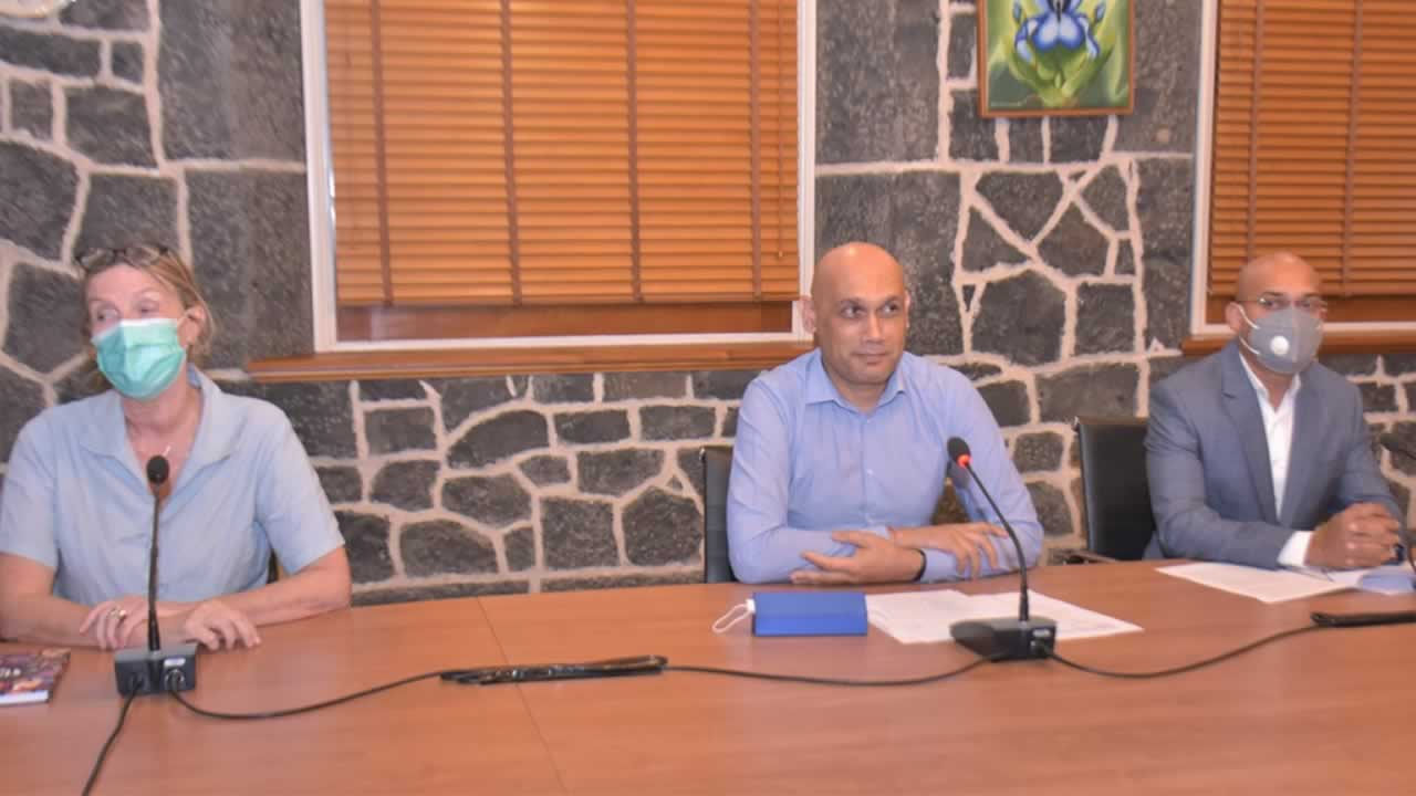 Le ministère de la Santé établie des scenarios dépendant des résultats. 