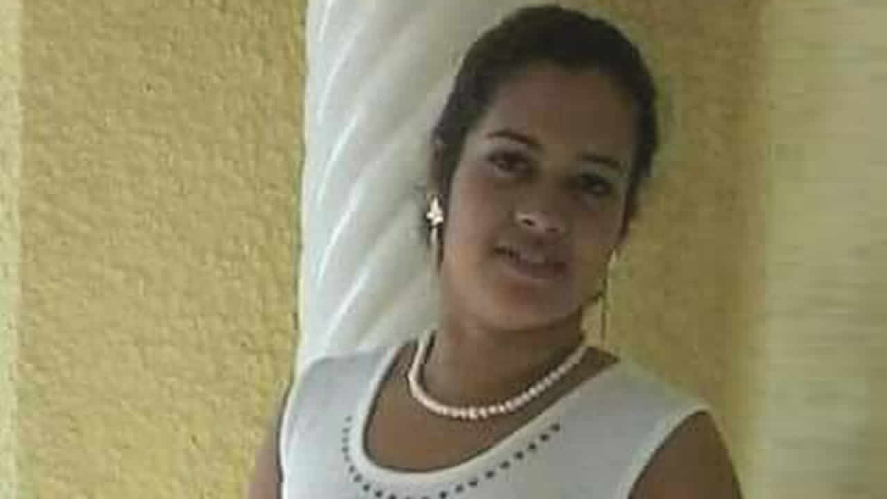 Ci-dessus, Marie-Catherine Malepa. Ci-contre, les différents produits de l’entreprise.