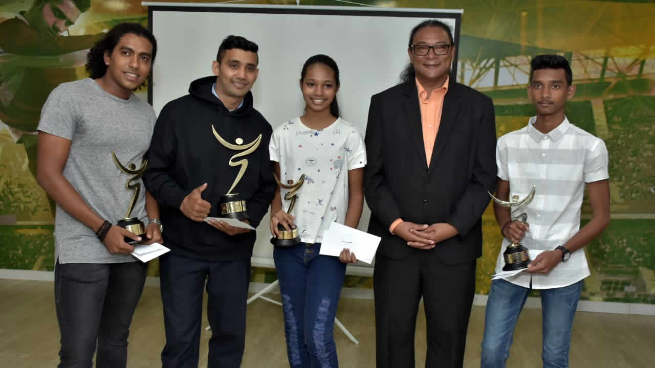 Zeness Montre To Talan  