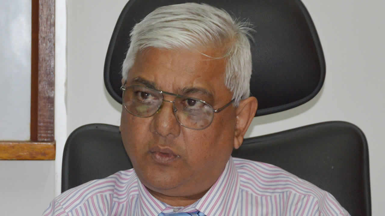 Dr Vasantrao Gujadhur.