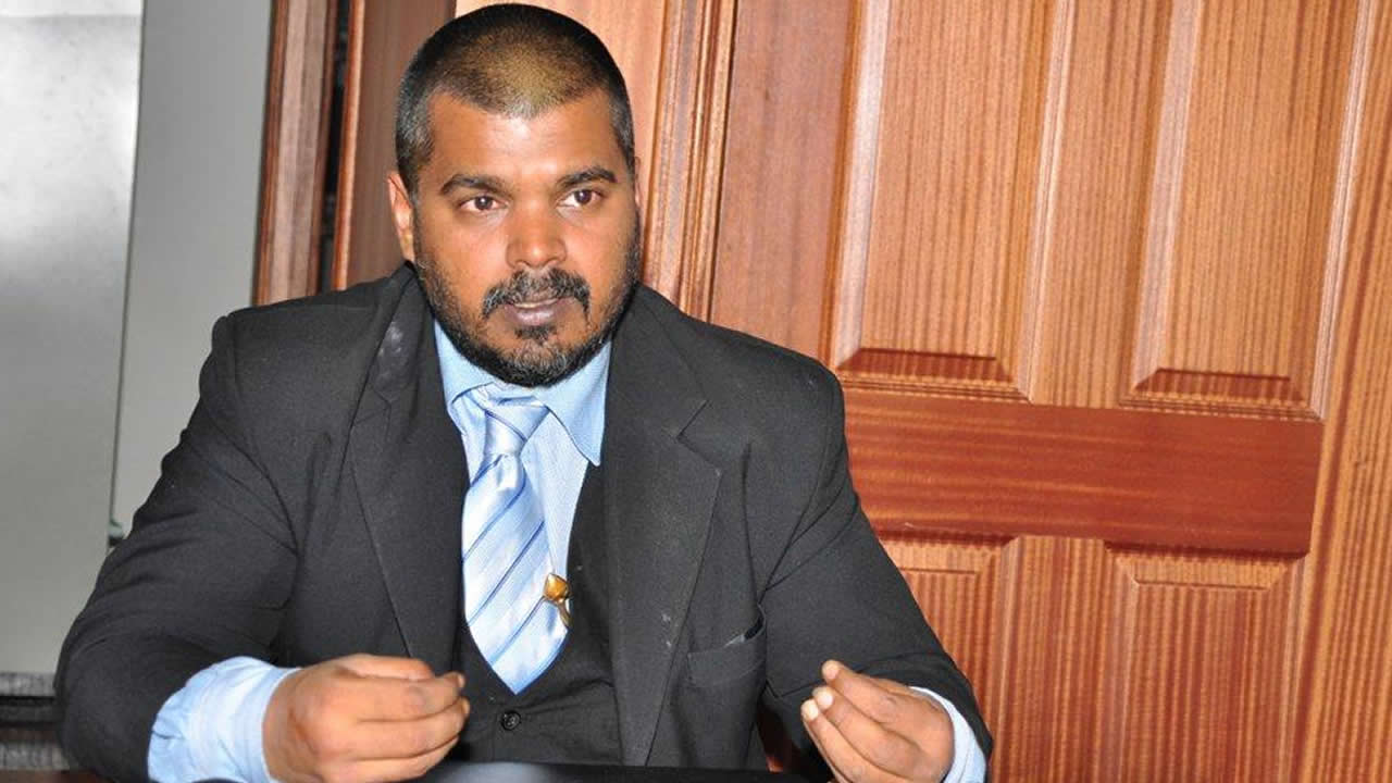 Me Kaviraj Bokhoree, avoué.