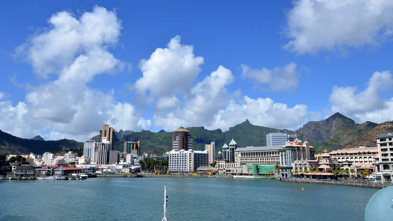 Réduire le ‘red tapism’ est le mot du jour au ministère du Commerce.