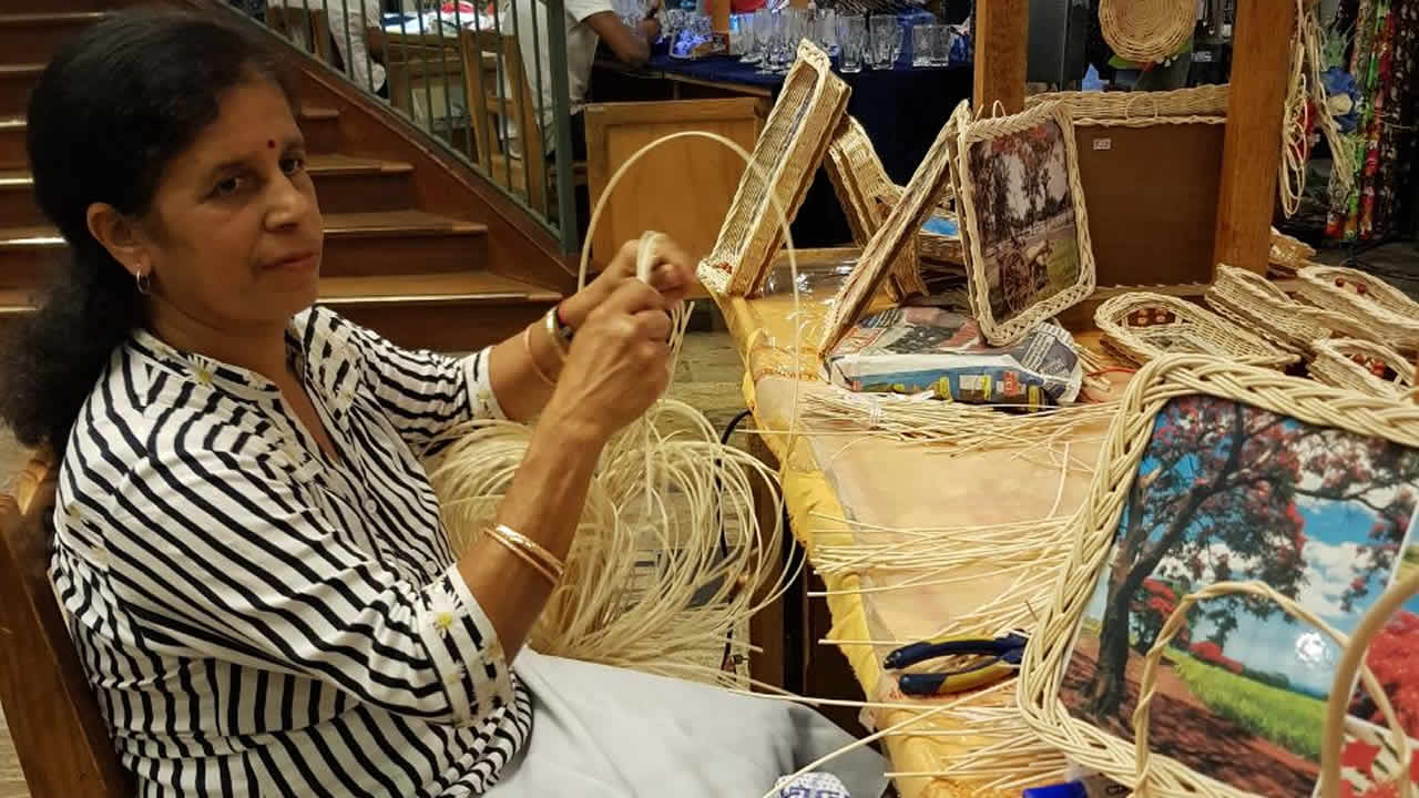 poospabye_santabye_luximon