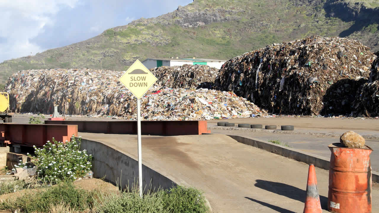 Depuis l’incendie, l’air est suffocant à La Chaumière.