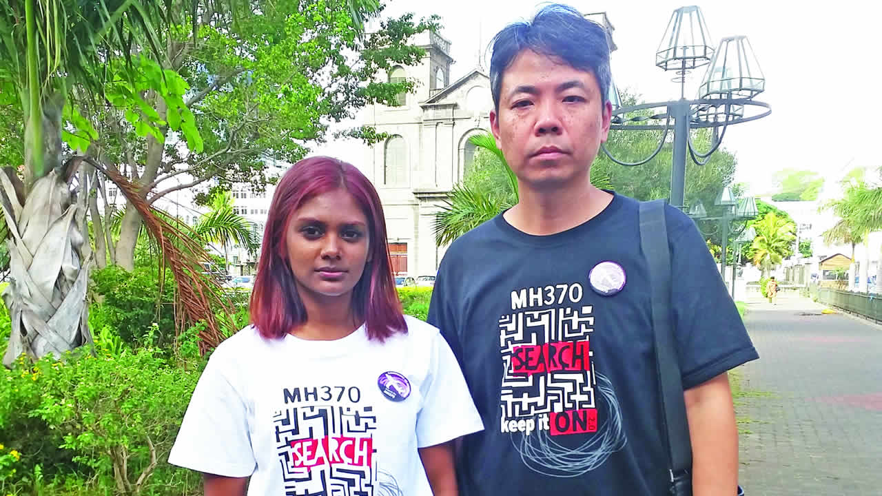 Des proches des disparus du vol MH 370 à Maurice