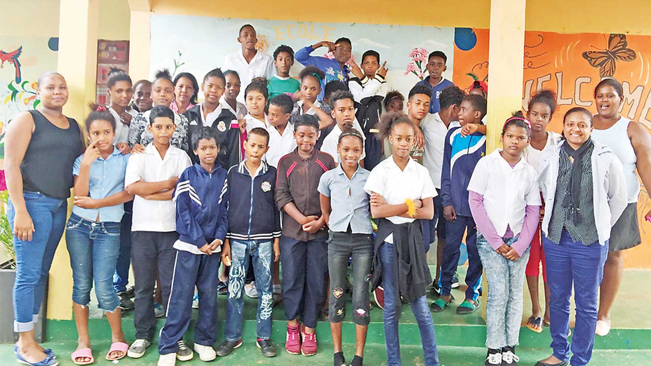 Students of Association Bois Marchand Ecole Sainte Famille rewarded
