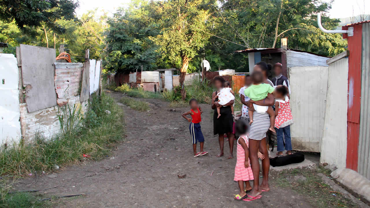Un paysage désolant des familles des squatteurs.