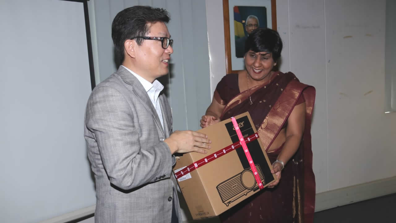 La ministre Leela Devi Dookun