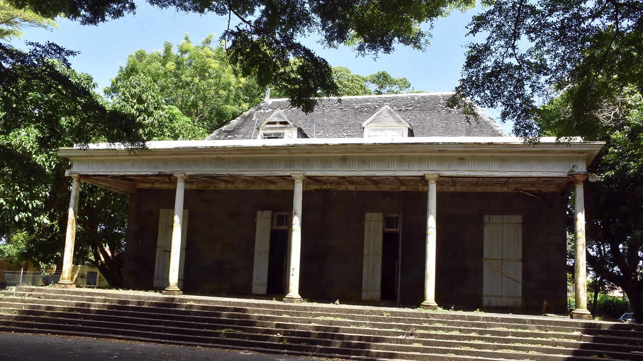 Au mépris de l’Histoire