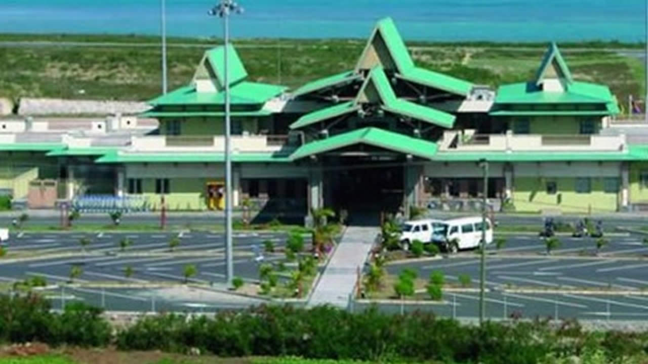 Plusieurs dizaines d’employés d’Airport of Rodrigues Ltd exigent que leurs conditions de travail et leurs salaires soient alignés à ceux de leurs collègues d’Airports of Mauritius Ltd.