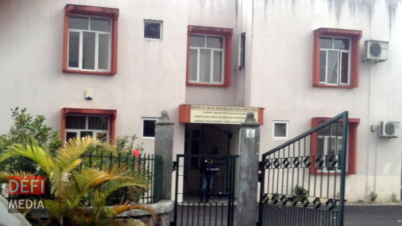  Le Bureau du travail de Curepipe. Le Bureau du travail de Curepipe.