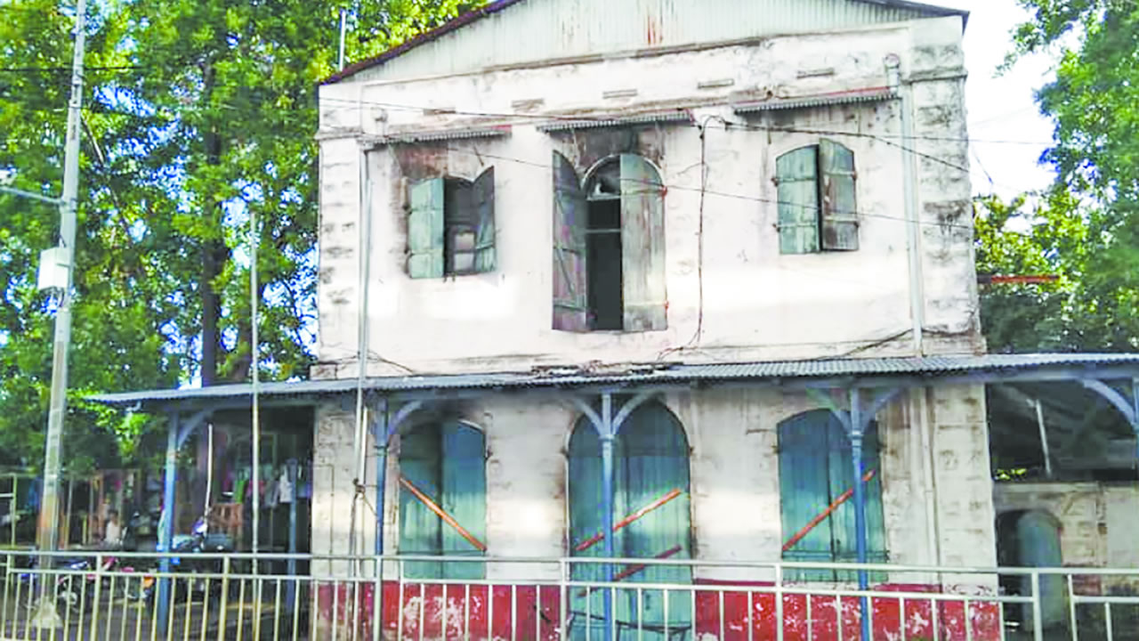 En 2017, le poste de police de Trou-Fanfaron avait été ravagé par un incendie.