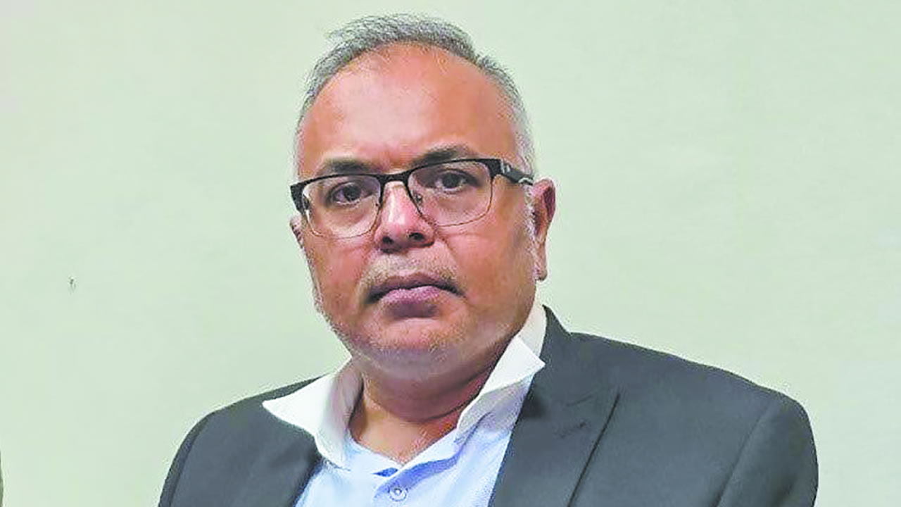 Me Sanjeev Teeluckdharry 