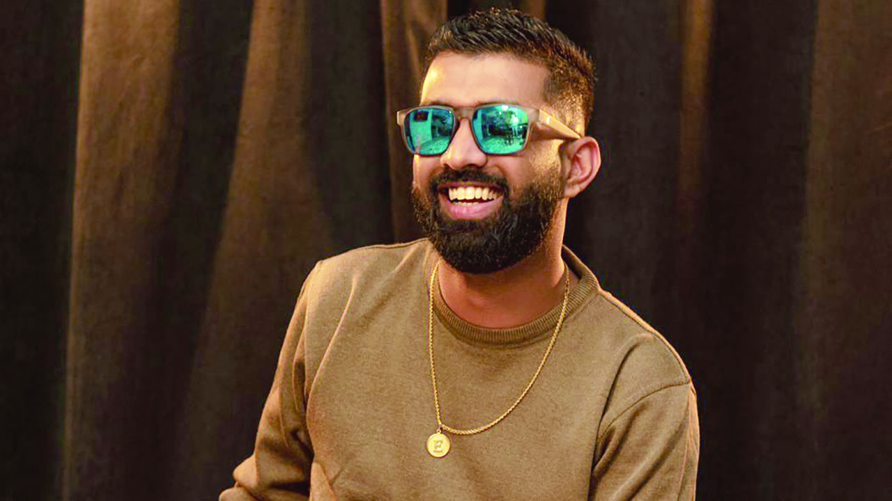 Emilio rencontre des artistes qui ont marqué l’année, à l’instar d’Ejilen Music (Faya).