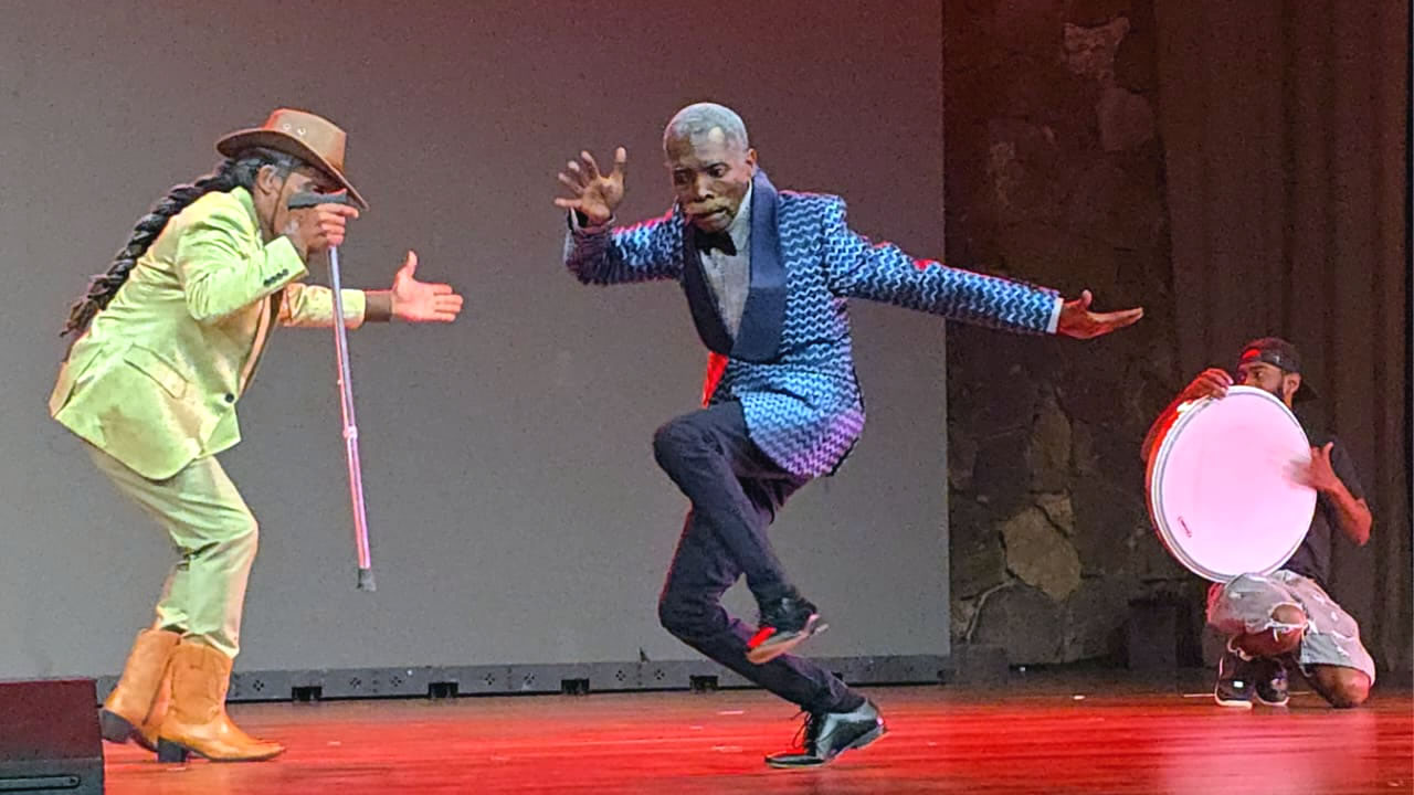 Préparez-vous à rire aux éclats avec le Radio Plus Comedy Show, l’intégrale de la « Sware du Rire ».