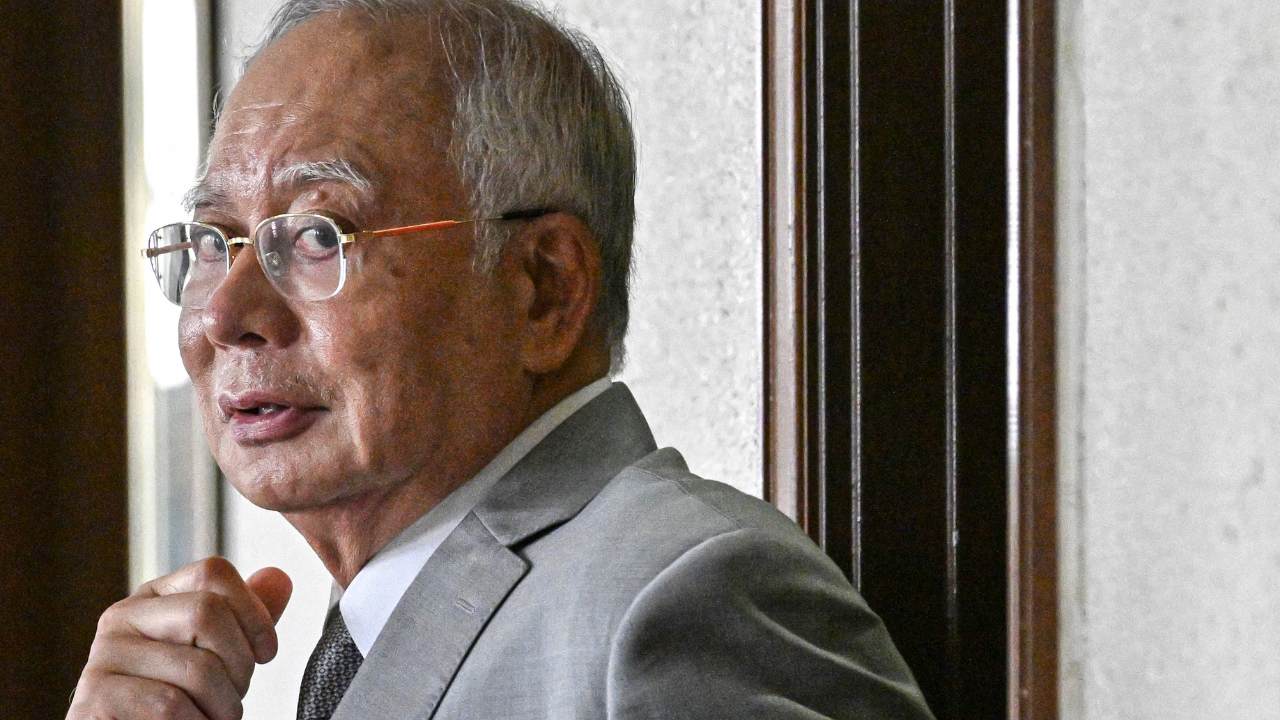 Scandale de corruption 1MDB en Malaisie: l'ex-Premier ministre Najib Razak condamné à 15 ans de prison