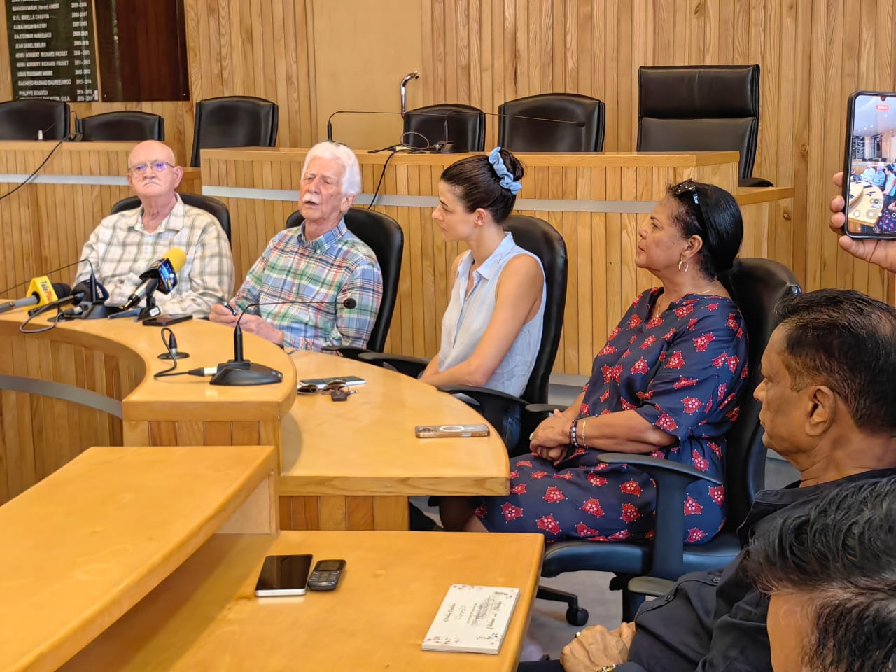 Paul Berenger lors d'un point de presse