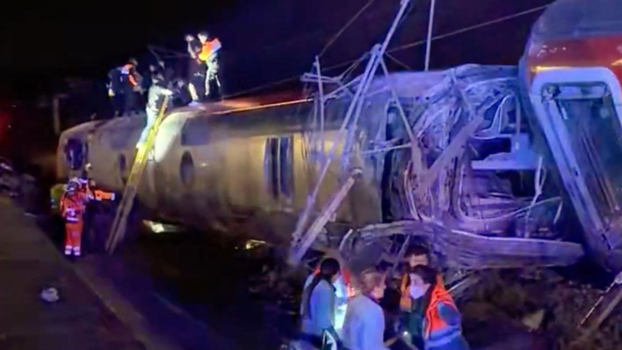 Espagne accident entre 2 trains a grande vitesse