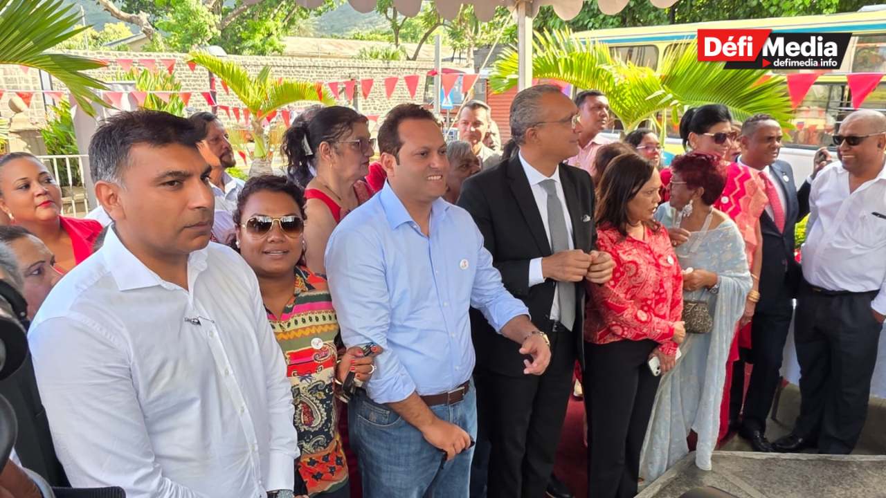 [En images] 90e anniversaire du Parti Travailliste  Cérémonie de dépôt de gerbes au Square Guy Rozemont à Port-louis