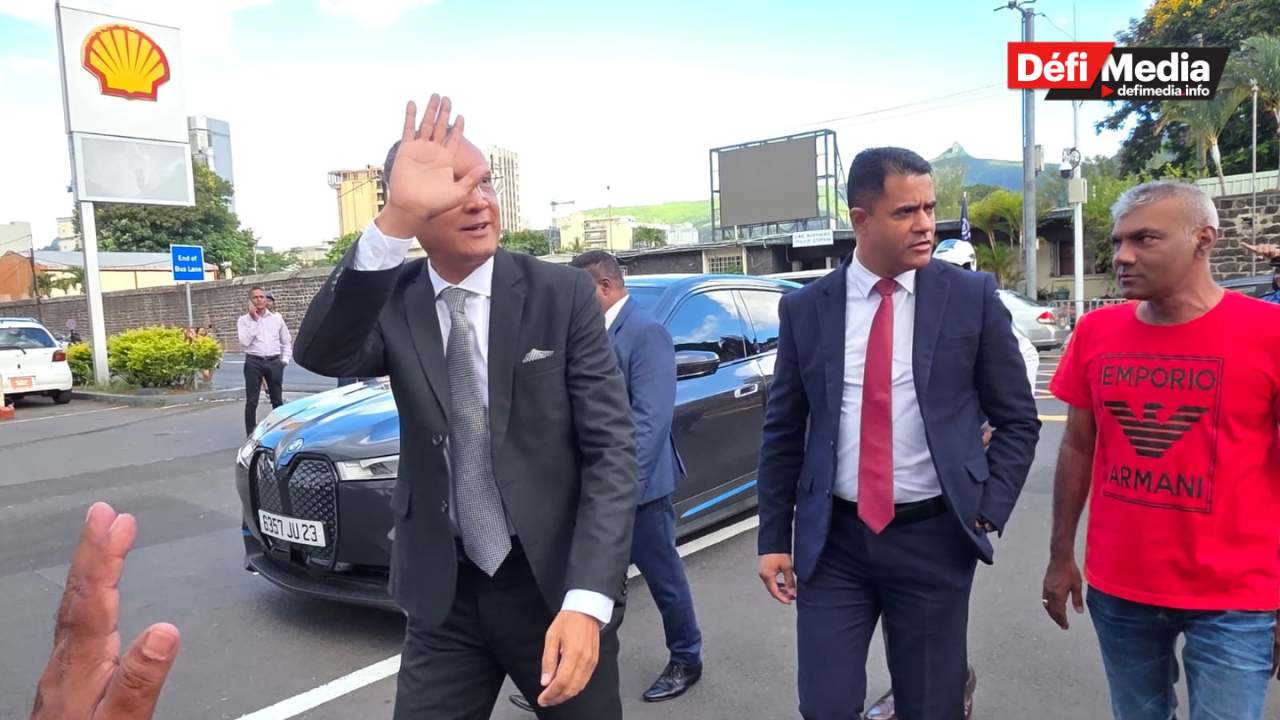 [En images] 90e anniversaire du Parti Travailliste  Cérémonie de dépôt de gerbes au Square Guy Rozemont à Port-louis