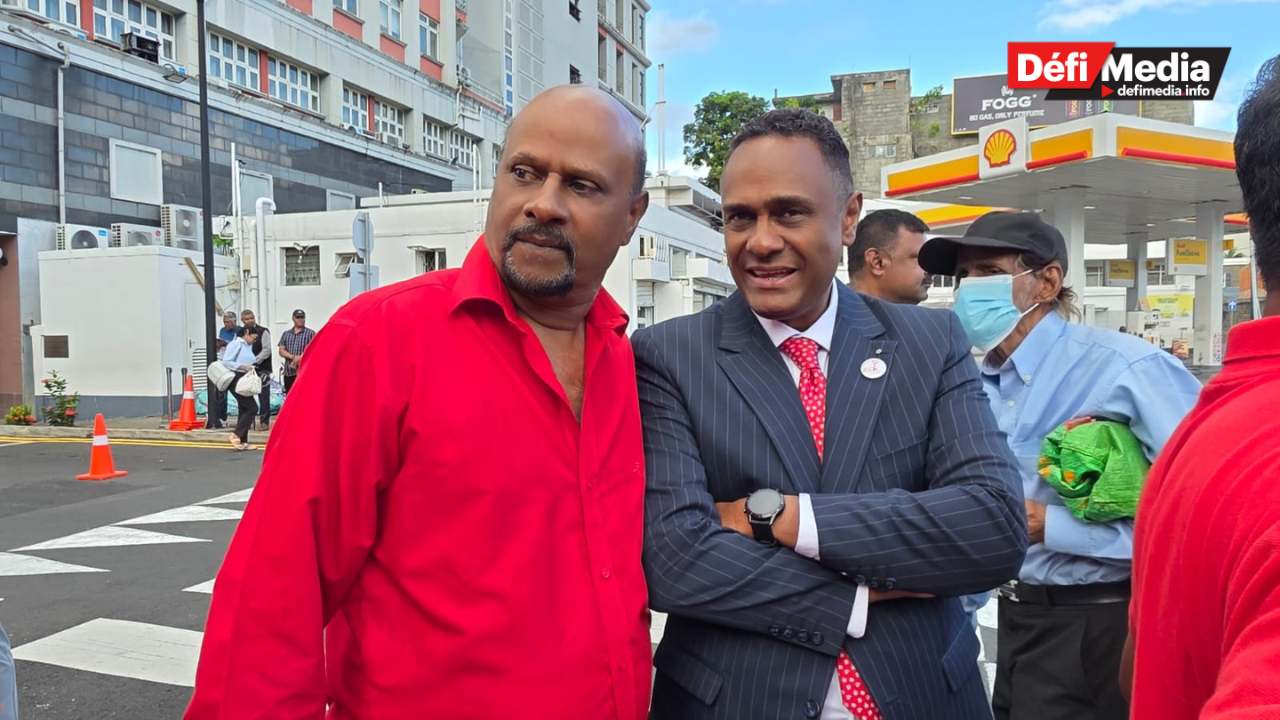 [En images] 90e anniversaire du Parti Travailliste  Cérémonie de dépôt de gerbes au Square Guy Rozemont à Port-louis