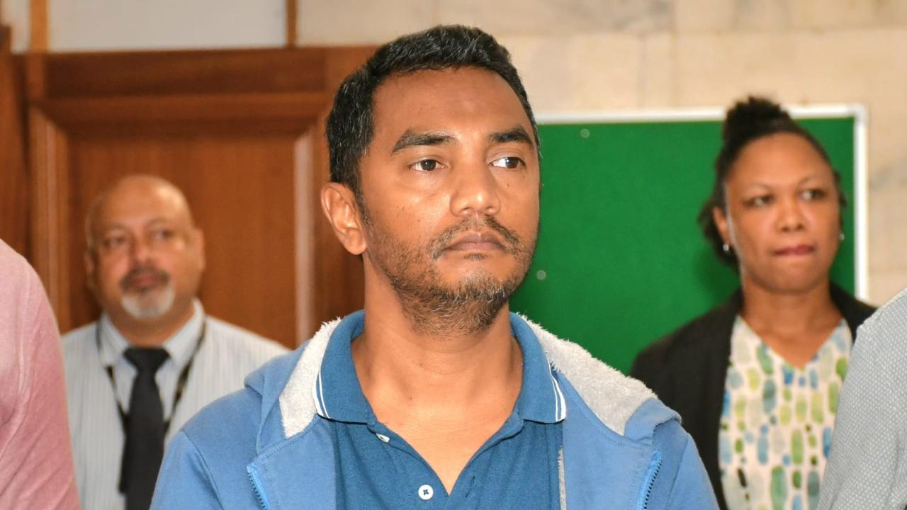[En images] Allégations de maldonne  l’ex-directeur de Planet FM, Arvind Nilmadhub, en cour de Port-Louis