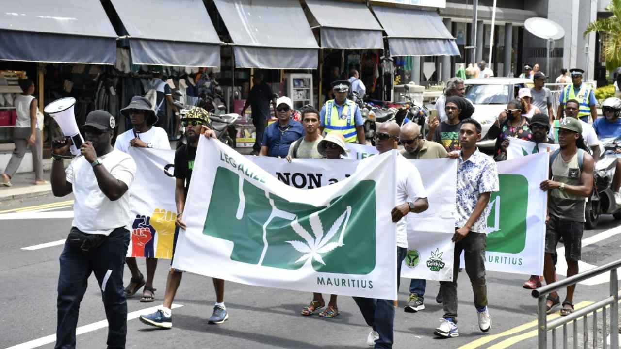 220226- Kolektif 420 marche