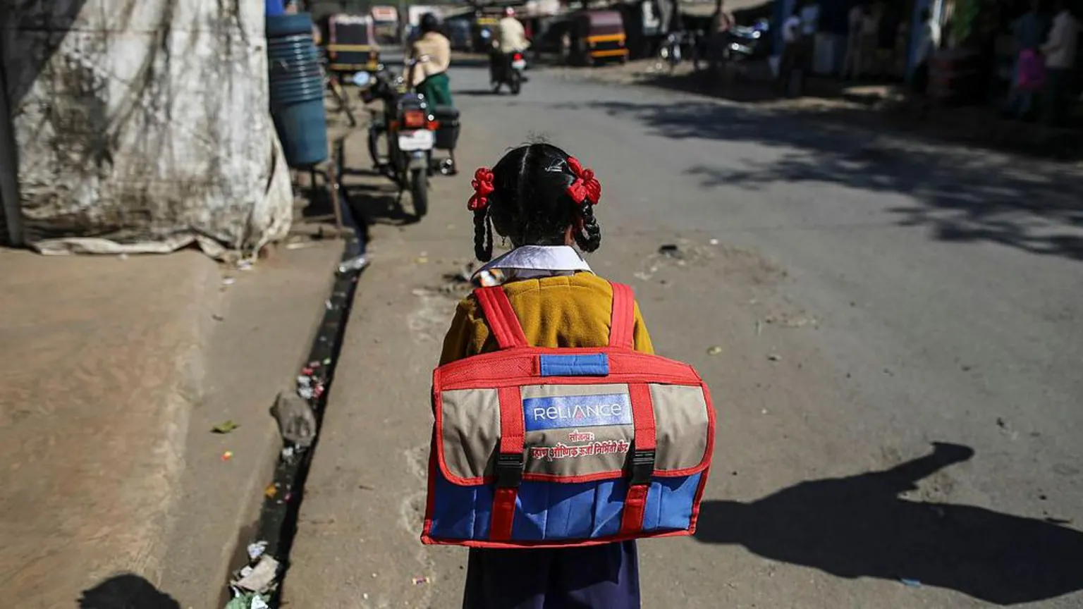 Manuel scolaire interdit en inde