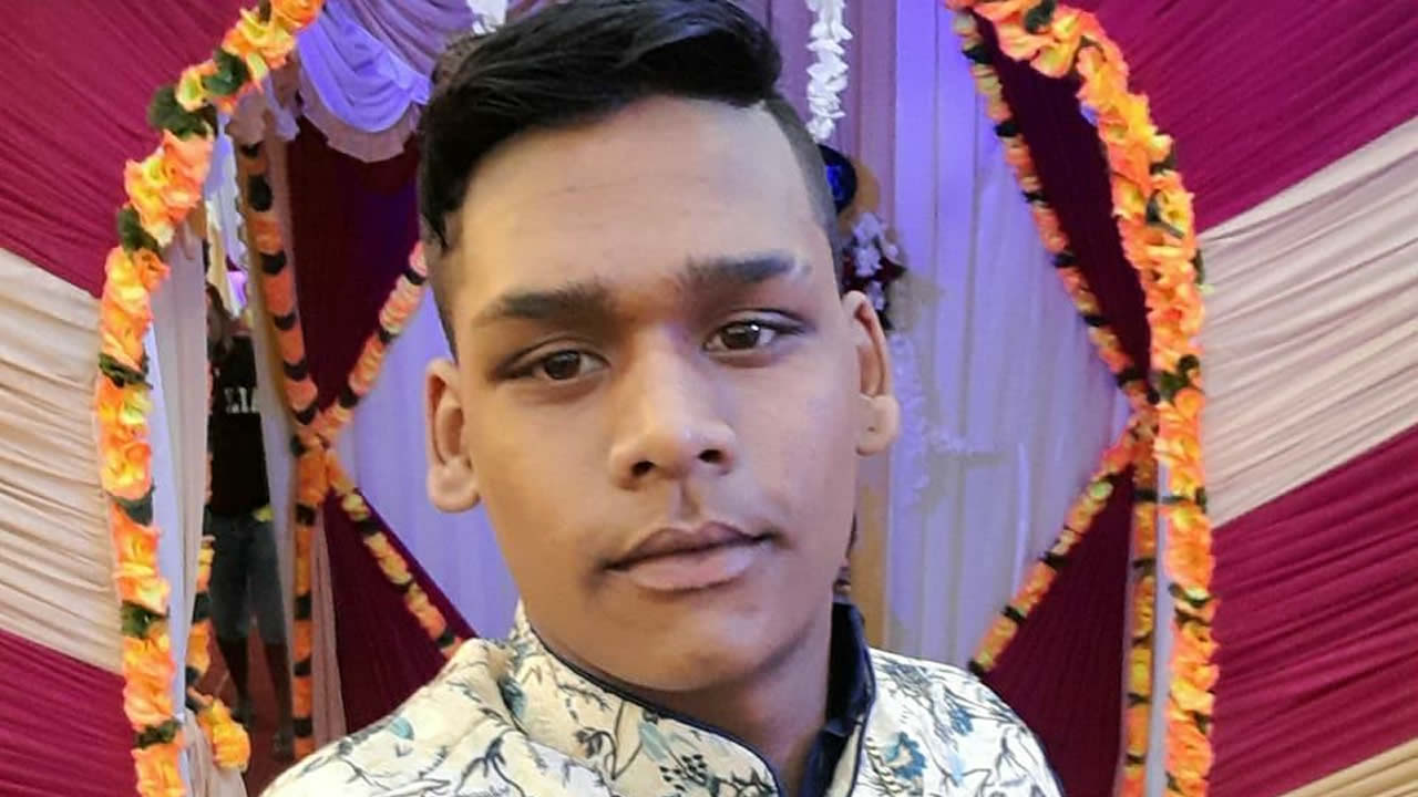 Ayush Jowata revenait de Grand-Bassin avant d’aller nager.