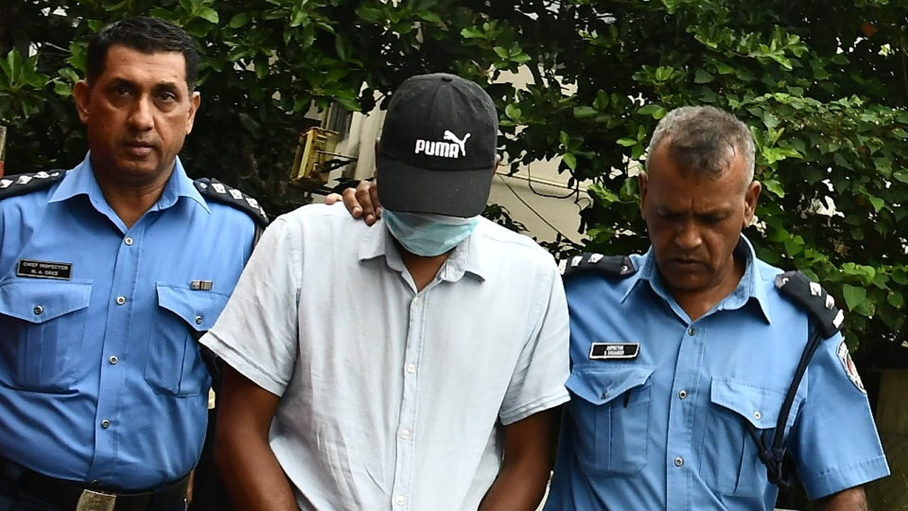 Après sa comparution en cour de Curepipe, le suspect a été reconduit en cellule policière.