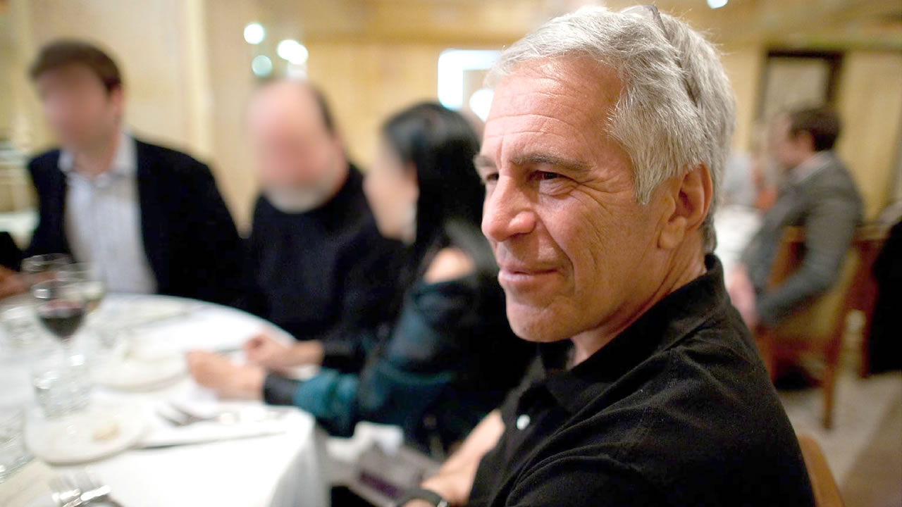 Jeffrey Epstein a ete retrouvé mort dans sa cellule au Metropolitan Correctional Center en août 2019, un mois après son arrestation.