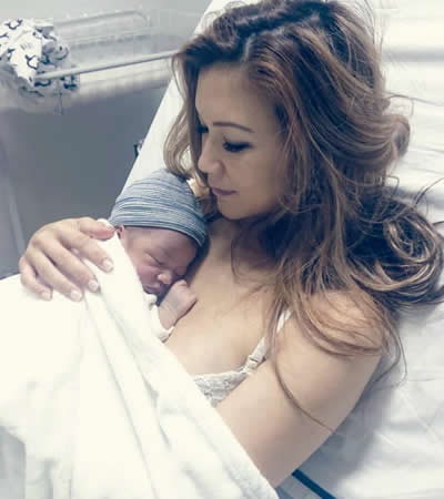 La Junior Minister est maman d’un petit garçon.