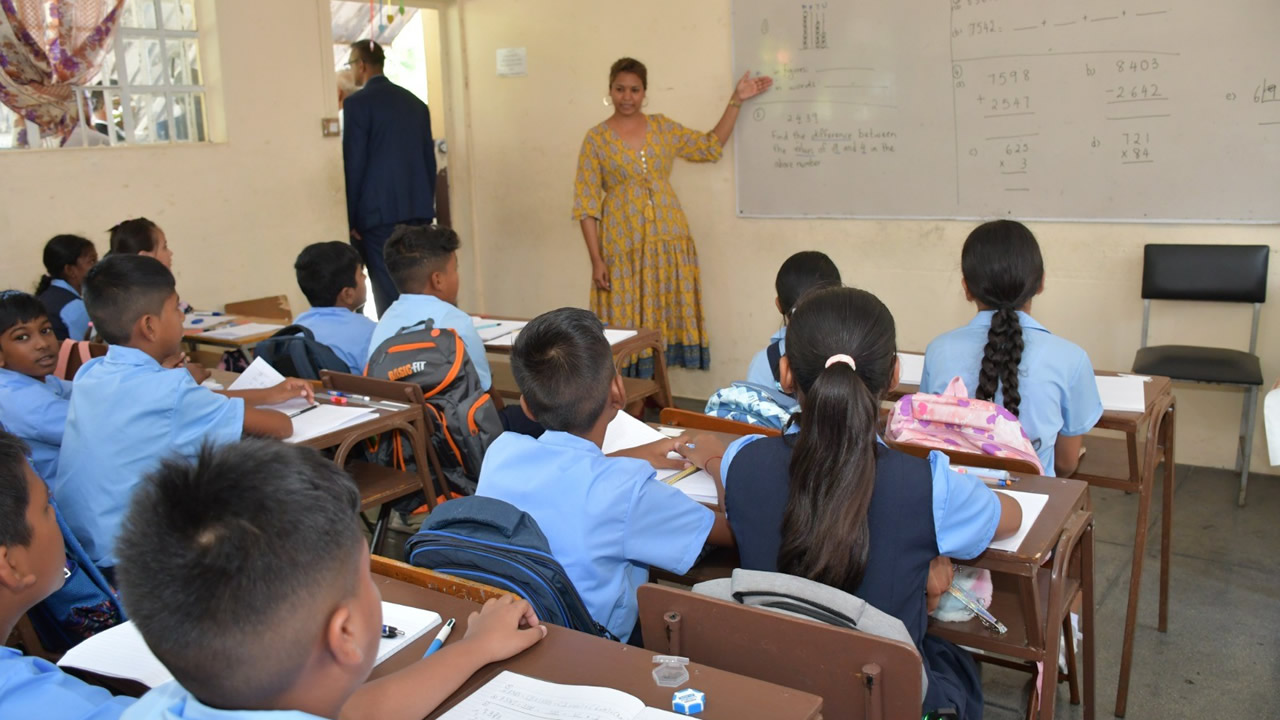 Photo illustration – Des écoliers en classe.