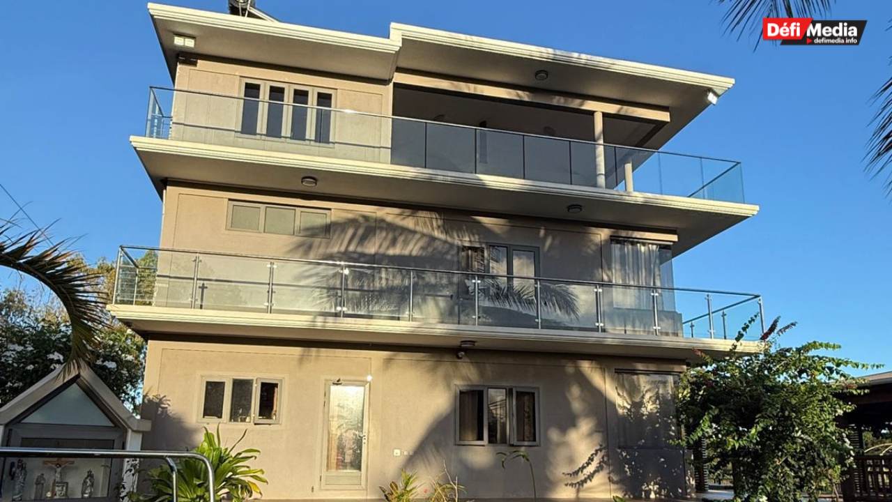 [En images] Opération FCC-ADSU à Résidence Barkly  la maison de la famille Ghurboo perquisitionnée