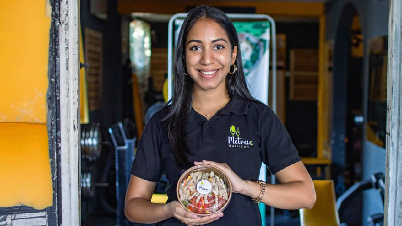 À travers Metra Nutrition, Anaïs Albert propose des repas sains et personnalisés, adaptés aux objectifs de chacun, du sportif au grand public.