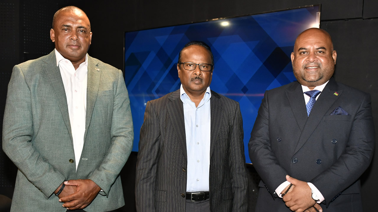 L’activiste Bruneau Laurette, l’ancien ministre de la Bonne gouvernance, Sudhir Sesungkur et l’avocat Neelkanth Dulloo  étaient sur le plateau de l’émission Au Cœur de l’info.