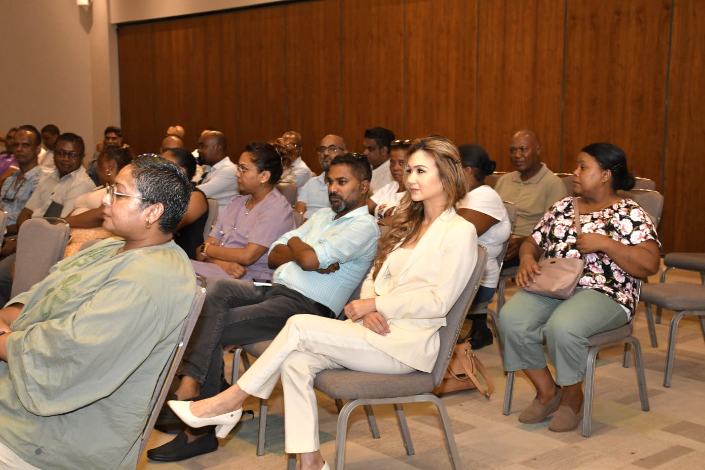 Comité central du 18 mars - Tensions en coulisses à Ébène