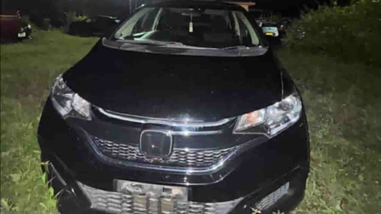 La voiture utilisée pour véhiculer la passeuse française.