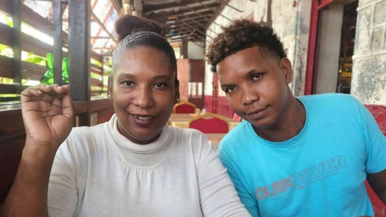 Jean a eu le coup de foudre pour Jossica quand il avait 18 ans. 