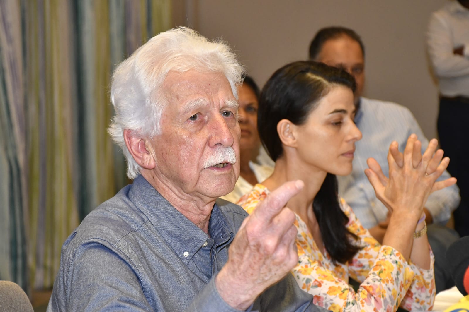 Partira, partira pas ? Paul Bérenger convoque la presse ce vendredi à 11 h