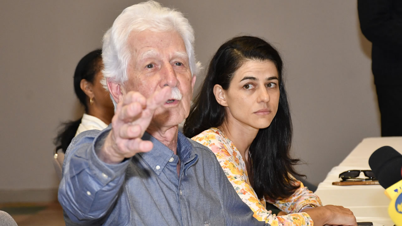 Paul Bérenger a suspendu sa décision de quitter le gouvernement à l’issue du Comité central qui s’est tenu à Ébène.