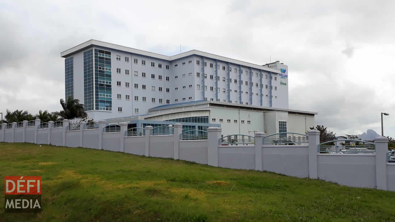 Wellkin  un patient français de 78 ans se serait jeté du 6ᵉ étage