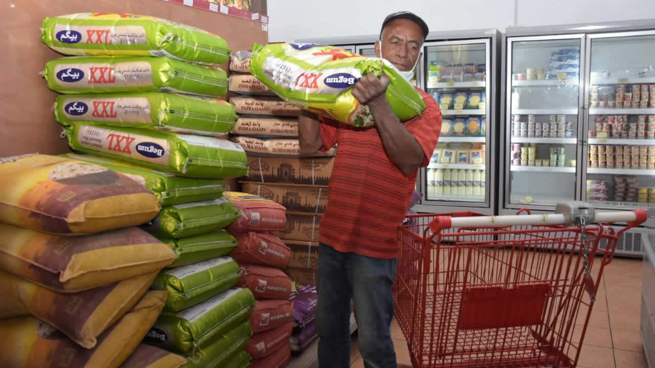 Depuis samedi dernier, les ventes ont bondi de 30 % sur l’huile et le riz.