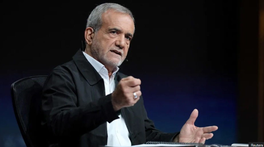 « Quels intérêts sont servis par la guerre  »  le président iranien Pezeshkian interpelle le public américain